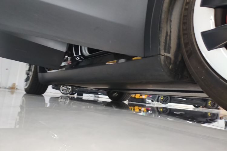 Tesla Model Y 2021 car image #26