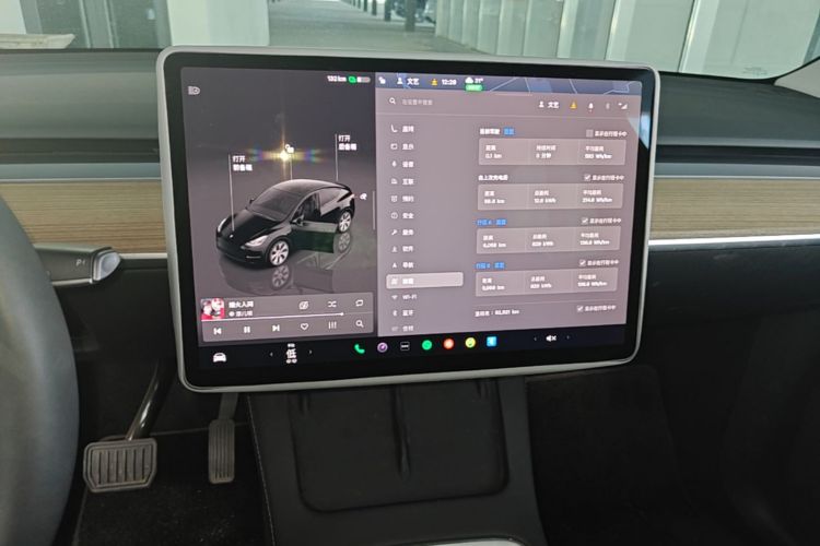 Tesla Model Y 2023 #13 Tesla Model Y 2023 car image #13