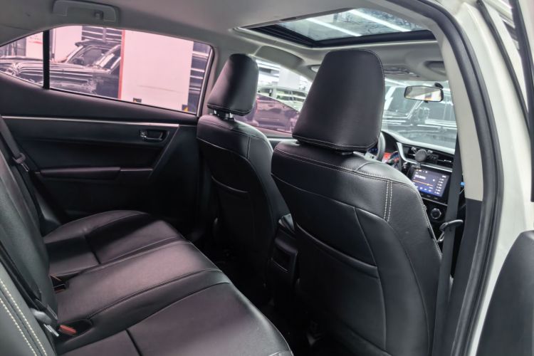 Toyota Corolla 2018 car image #12