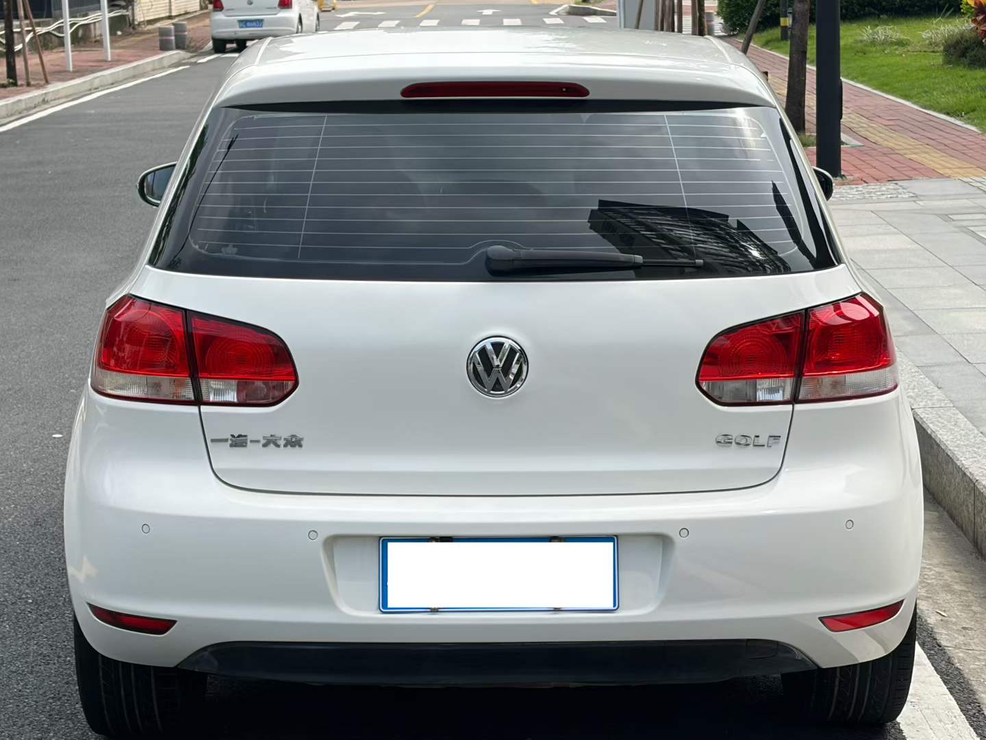 Volkswagen Golf 2012 car image #8