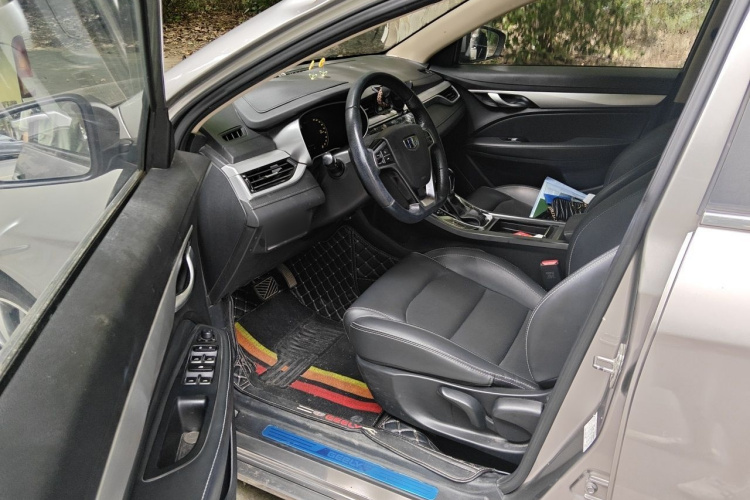 GEELY Emgrand 2019 car image #13