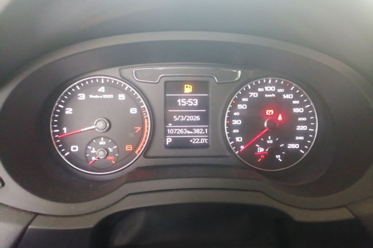 Audi Q3 2017 car image #12