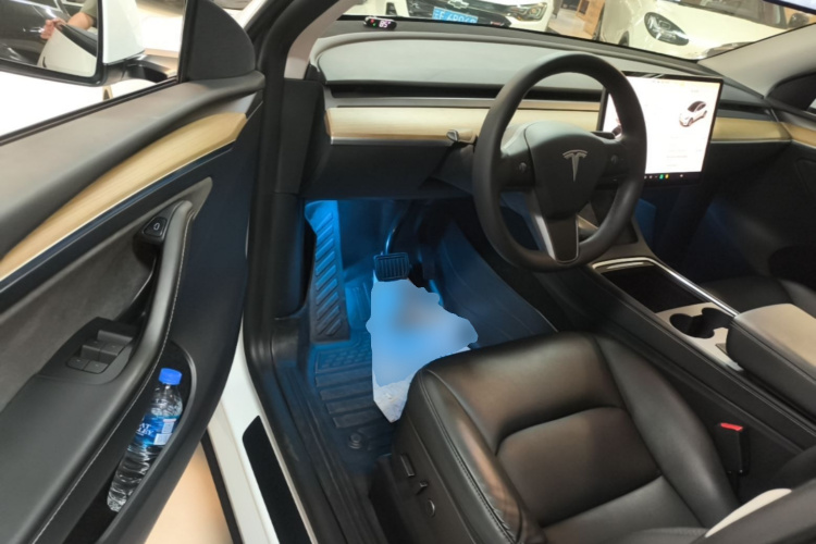 Tesla Model Y 2022 #16 Tesla Model Y 2022 car image #16