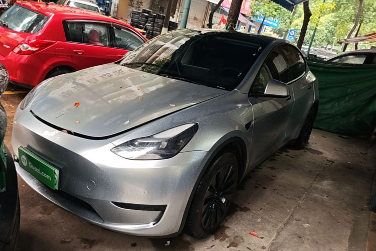 Tesla Model Y 2023 #2 Tesla Model Y 2023 car image #2