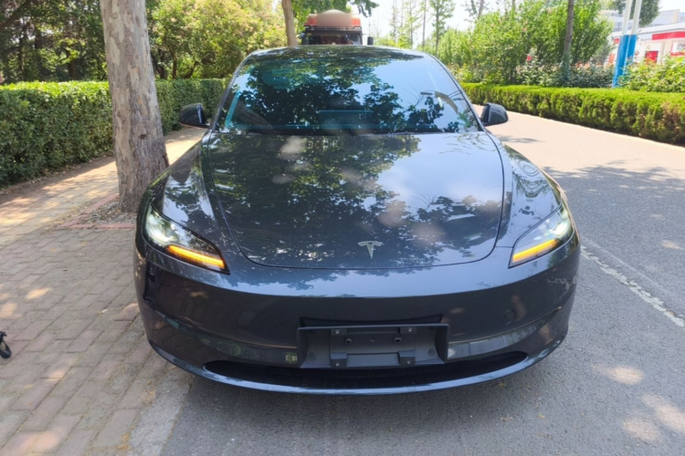 Tesla Model 3 2024 car image #3