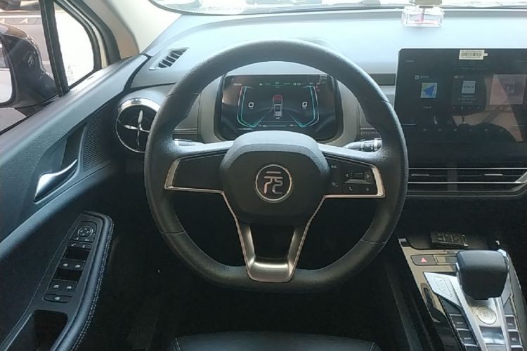 BYD Yuan New Energy 2020 car image #11
