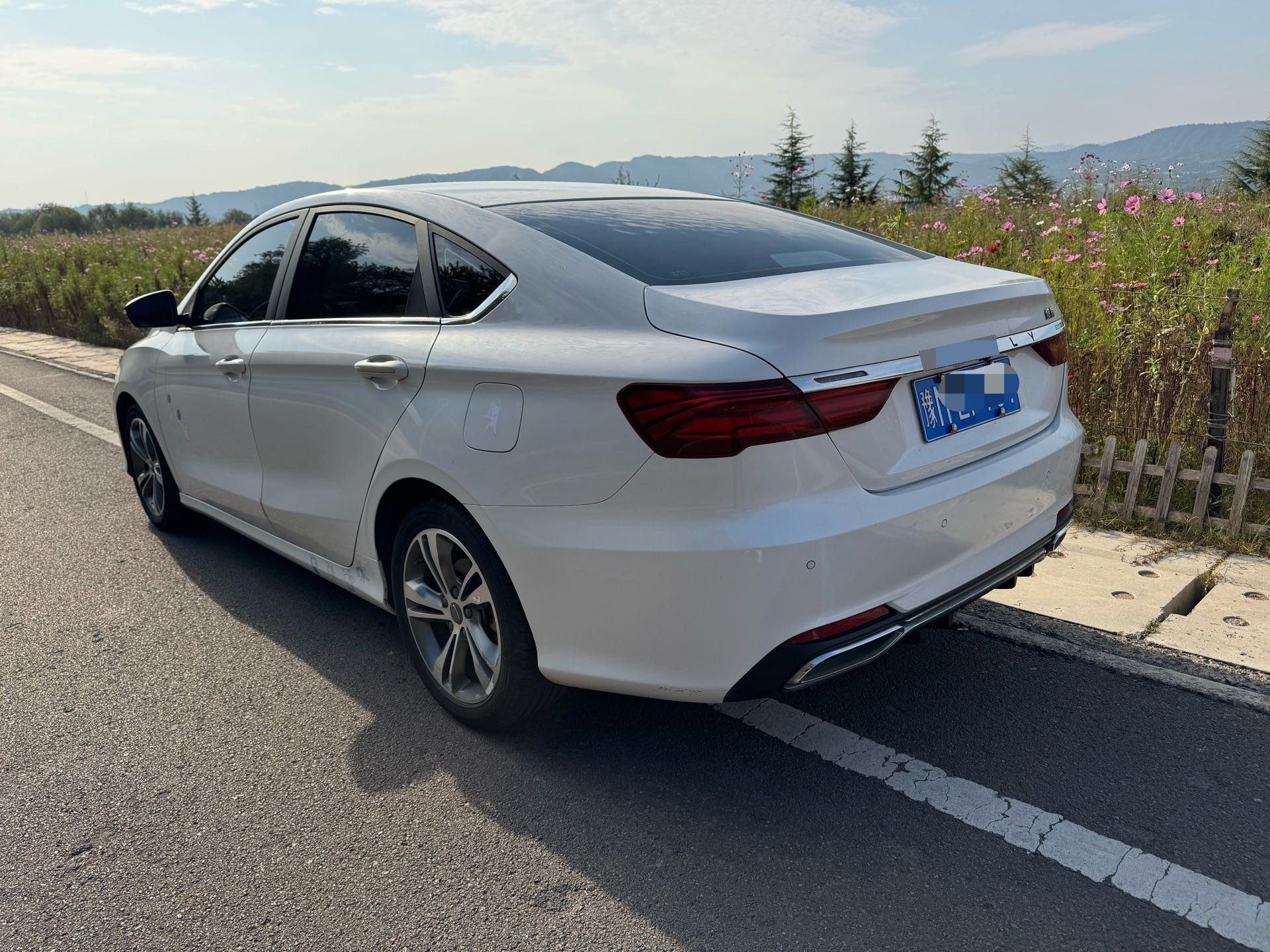 GEELY Binray 2019 car image #4