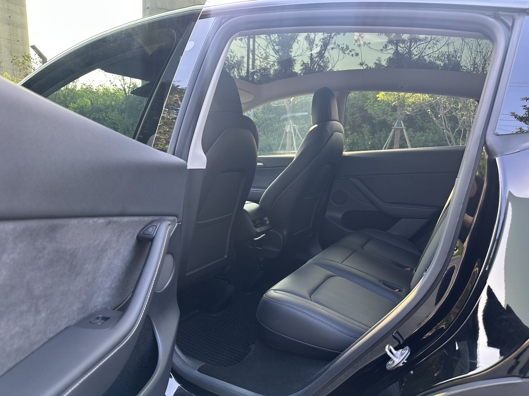 Tesla Model Y 2022 #7 Tesla Model Y 2022 car image #7
