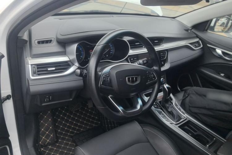 GEELY Emgrand 2019 car image #10