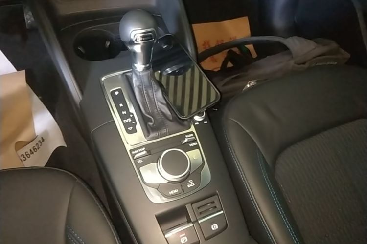 Audi A3 2018 car image #14