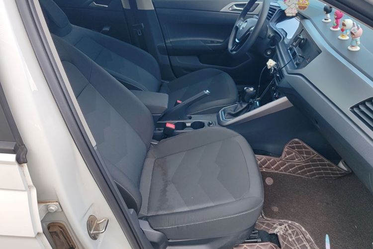 Volkswagen Polo 2019 car image #24