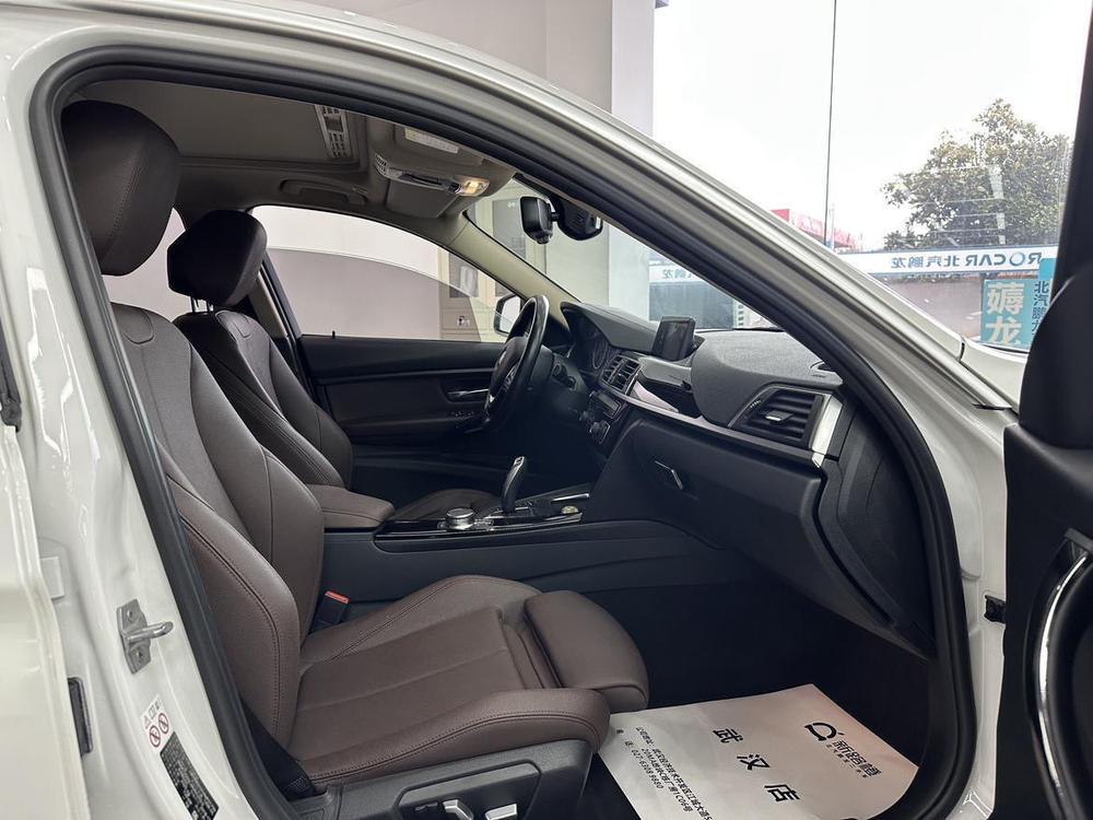 BMW 3 Series 2019 #11 BMW 3 Series 2019 car image #11