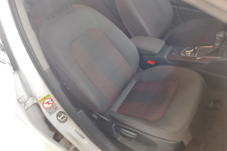 Audi A3 2018 car image #24