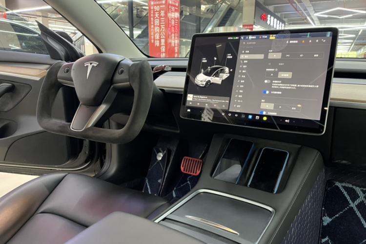 Tesla Model 3 2021 car image #27