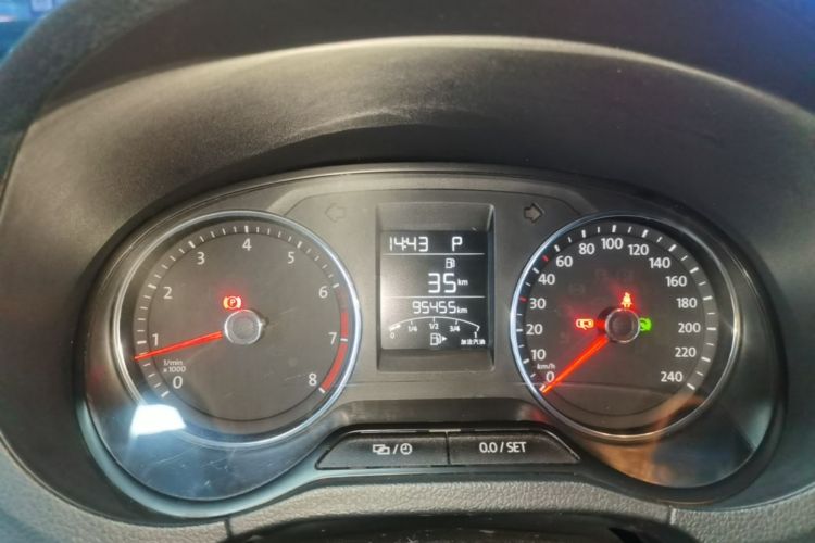 Volkswagen Polo 2017 car image #12