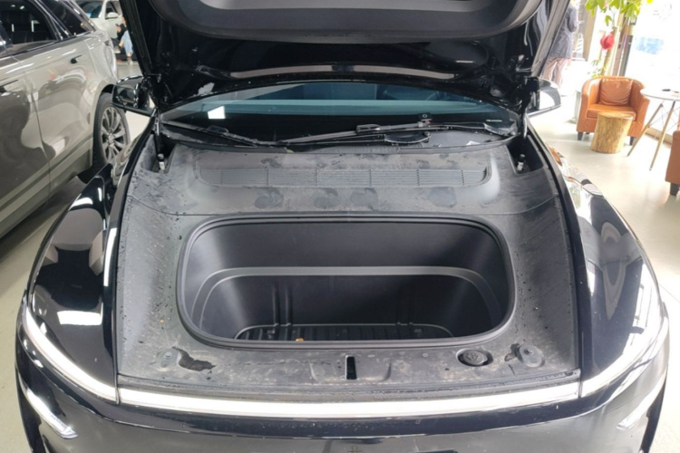 Tesla Model Y 2025 #20 Tesla Model Y 2025 car image #20