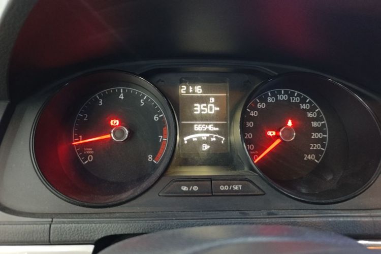 Volkswagen Lavida 2017 car image #12