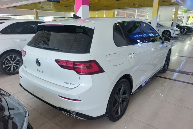 Volkswagen Golf 2023 imagem de carro #5