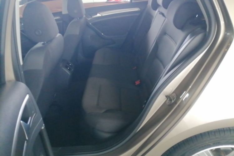 Volkswagen Golf 2014 car image #17