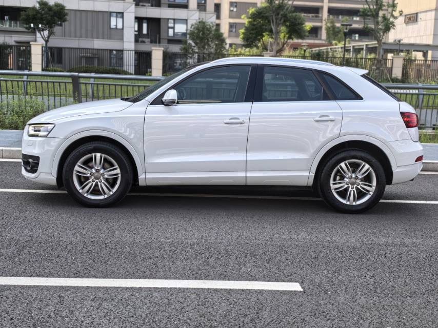 Audi Q3 2015 #4 Audi Q3 2015 car image #4