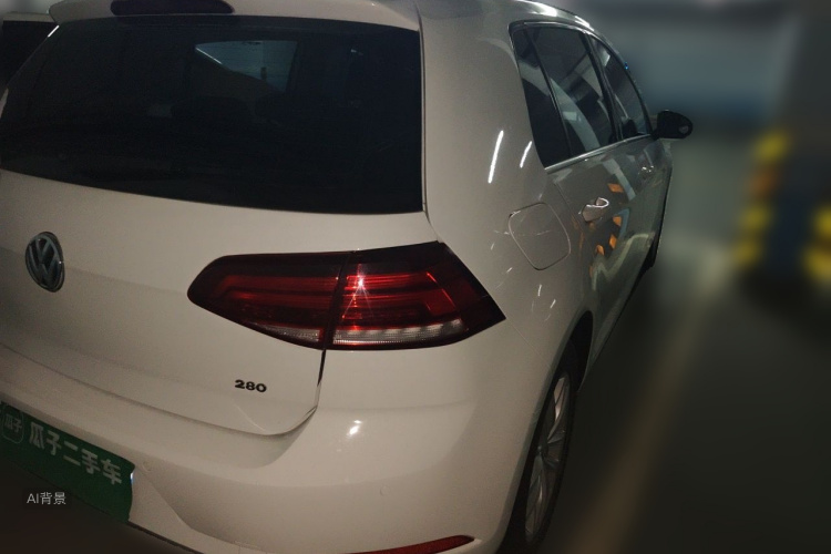 Volkswagen Golf 2018 car image #7