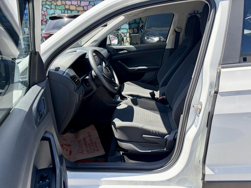 Volkswagen T-Cross 2023 car image #8