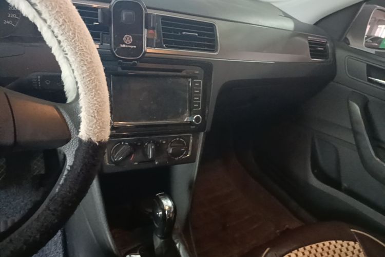 Volkswagen Santana 2016 car image #9