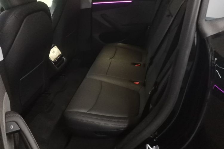 Tesla Model Y 2025 #17 Tesla Model Y 2025 car image #17
