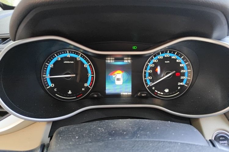 GEELY Emgrand 2019 car image #12