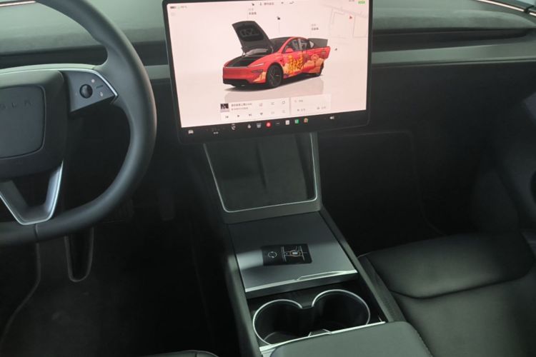 Tesla Model Y 2025 #17 Tesla Model Y 2025 car image #17