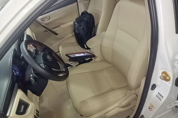 Toyota Corolla 2015 car image #19