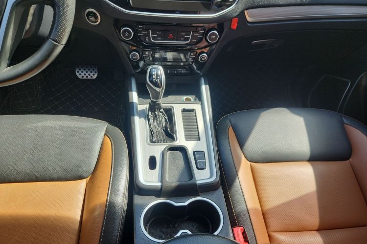 GEELY Vision X6 2018 immagine di auto #14