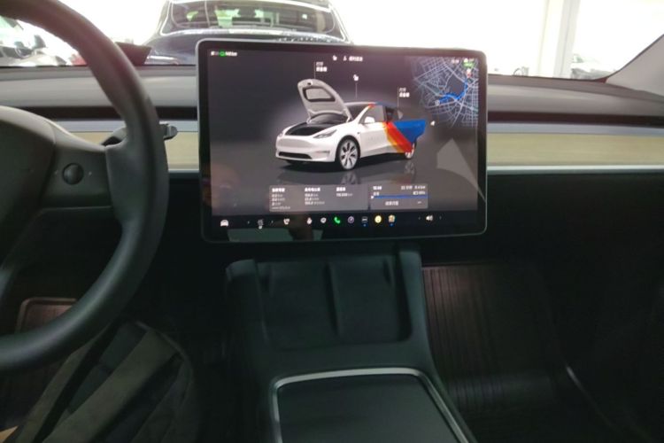 Tesla Model Y 2023 car image #13