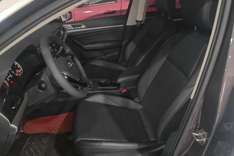 Volkswagen Lavida 2018 car image #15