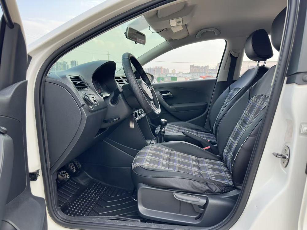 Volkswagen Polo 2016 #13 Volkswagen Polo 2016 car image #13