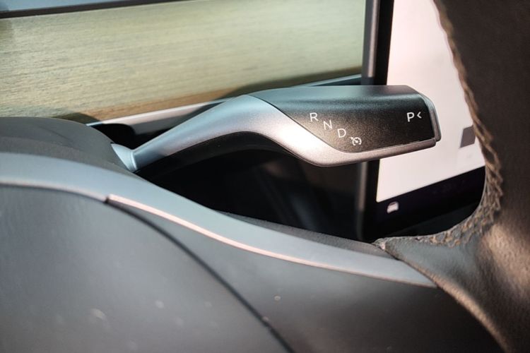 Tesla Model Y 2022 #14 Tesla Model Y 2022 car image #14