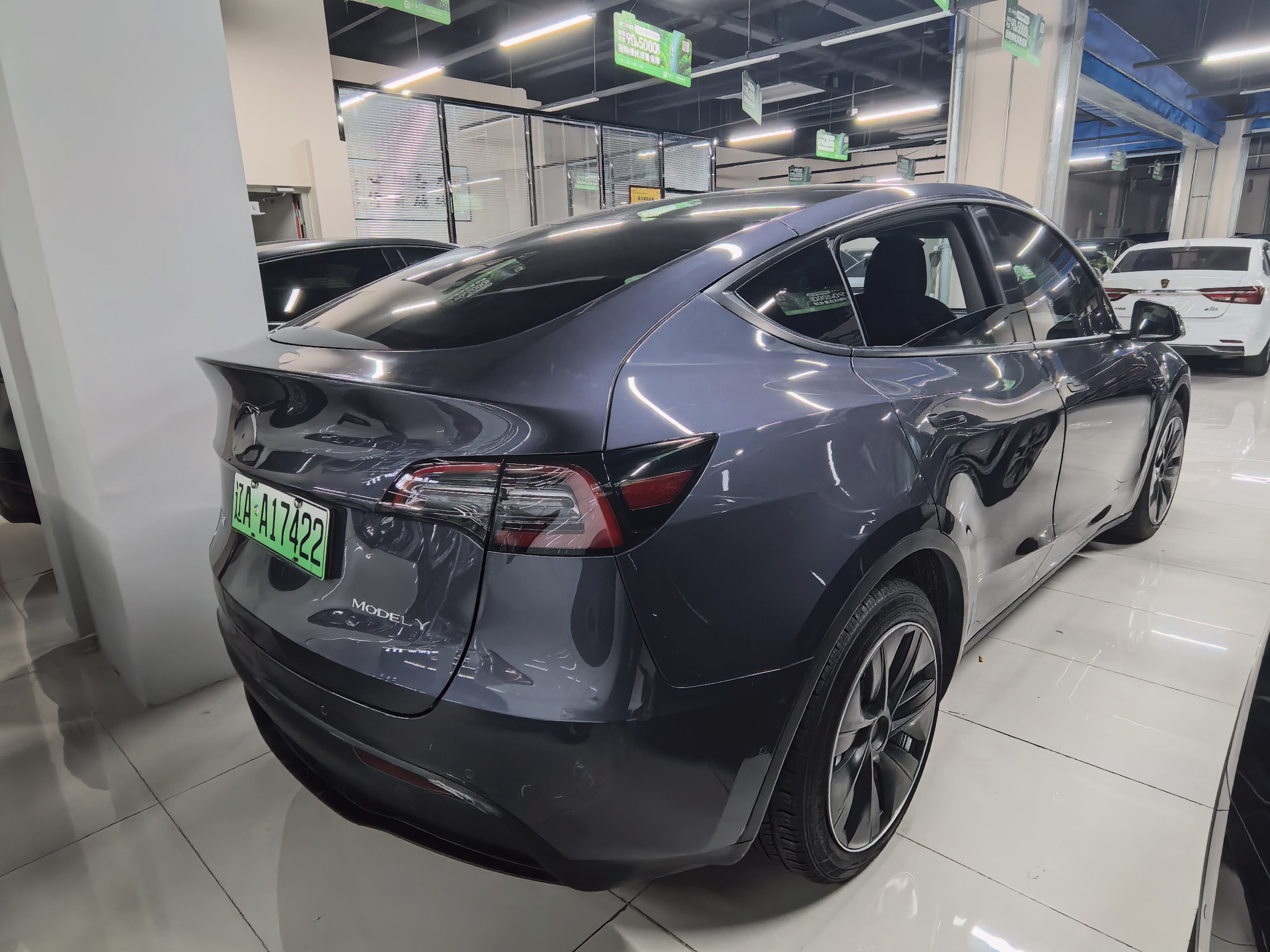 Tesla Model Y 2021 #13 Tesla Model Y 2021 car image #13