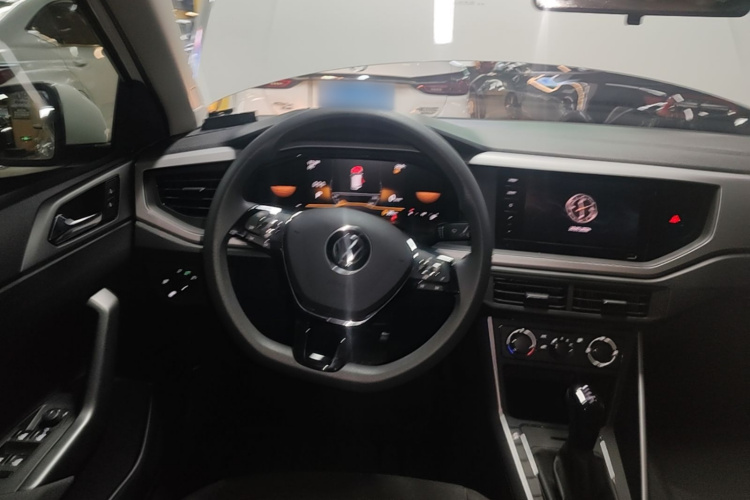 Volkswagen Polo 2022 car image #11
