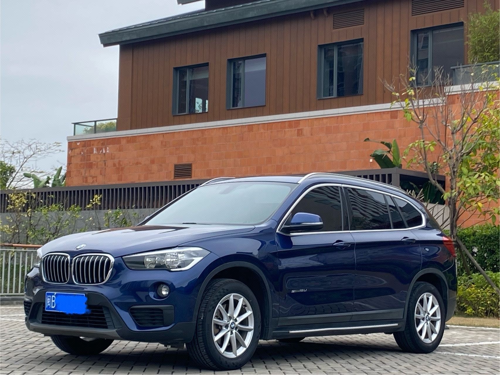BMW X1 2018 BMW X1 2018 car image