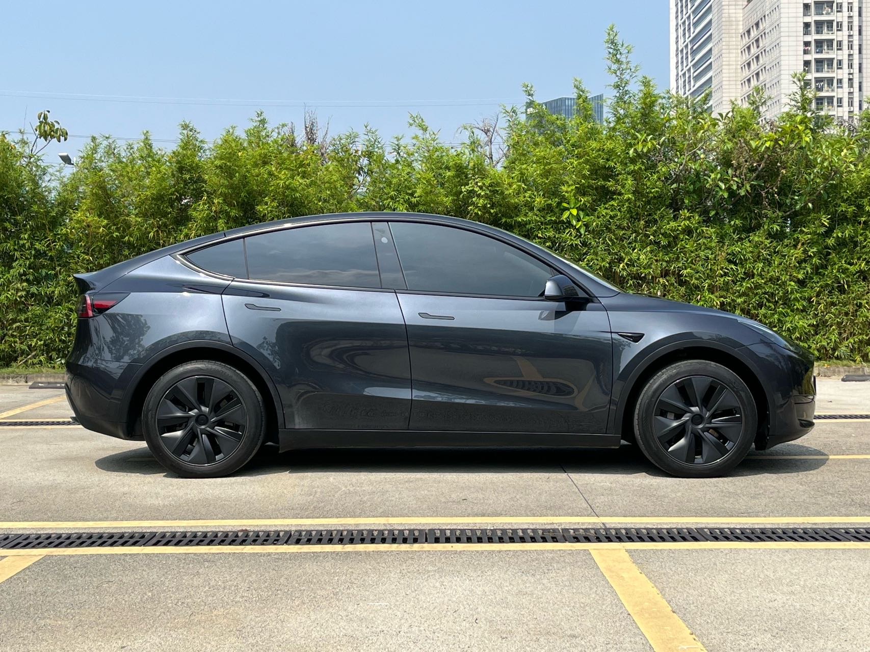 Tesla Model Y 2024 #13 Tesla Model Y 2024 car image #13