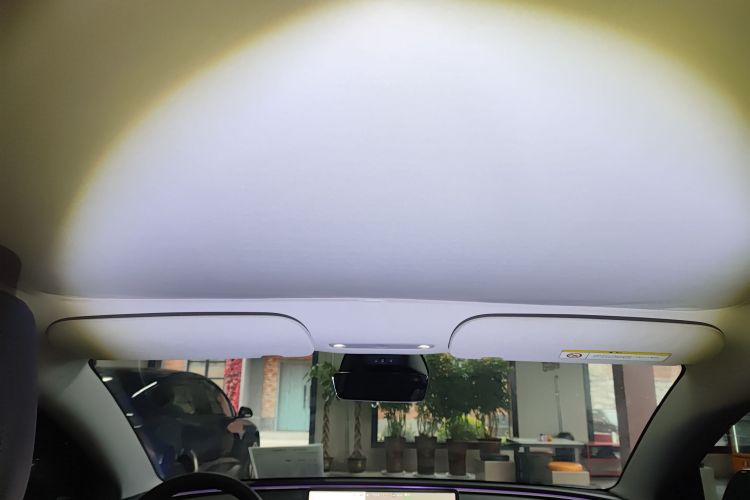 Tesla Model 3 2025 car image #18