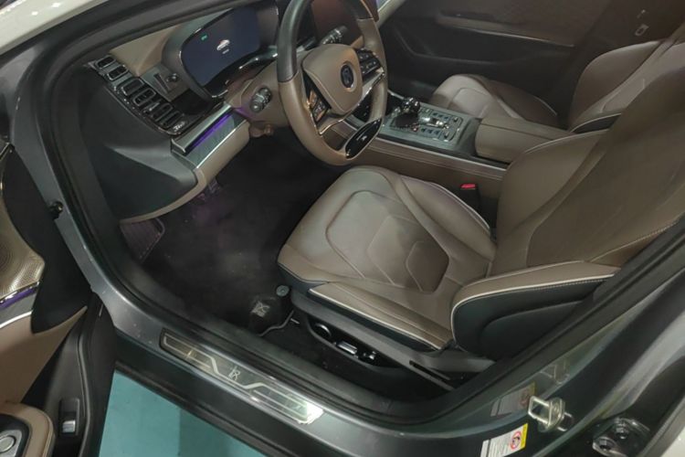 BYD Han 2023 car image #16