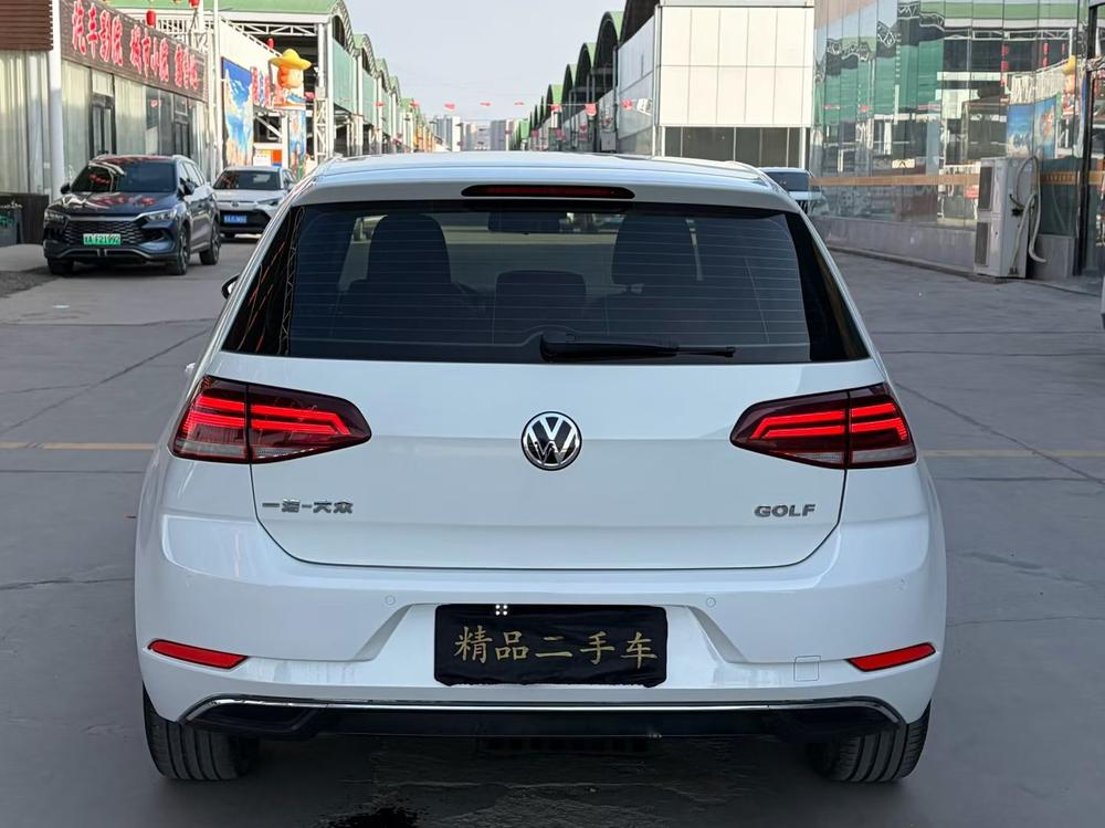 Volkswagen Golf 2018 car image #5