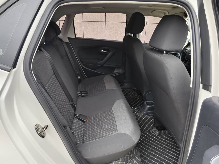 Volkswagen Polo 2017 car image #9