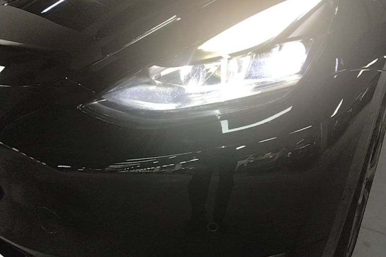 Tesla Model Y 2024 immagine di auto #25