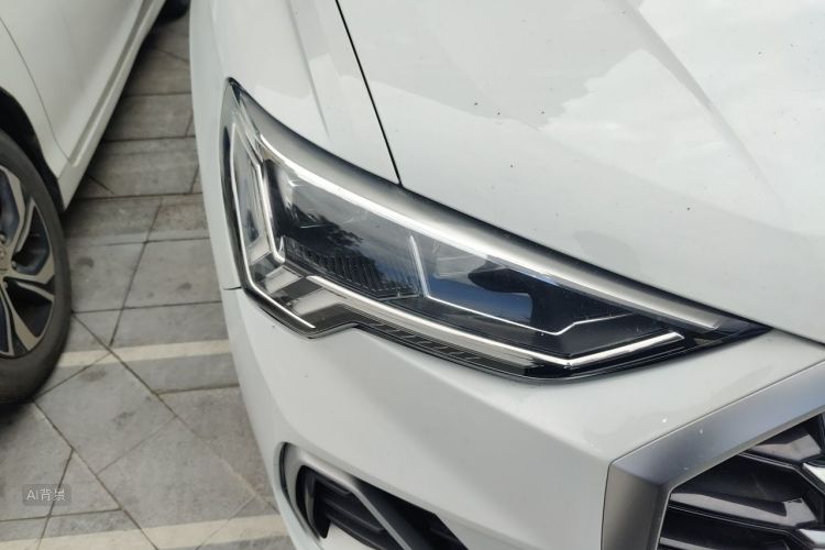 Audi Q3 2021 car image #8