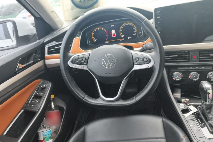 Volkswagen Bora 2023 car image #11
