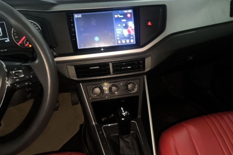 Volkswagen Polo 2020 car image #13