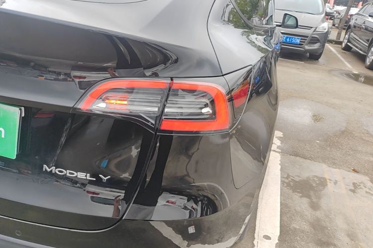 Tesla Model Y 2022 #8 Tesla Model Y 2022 car image #8
