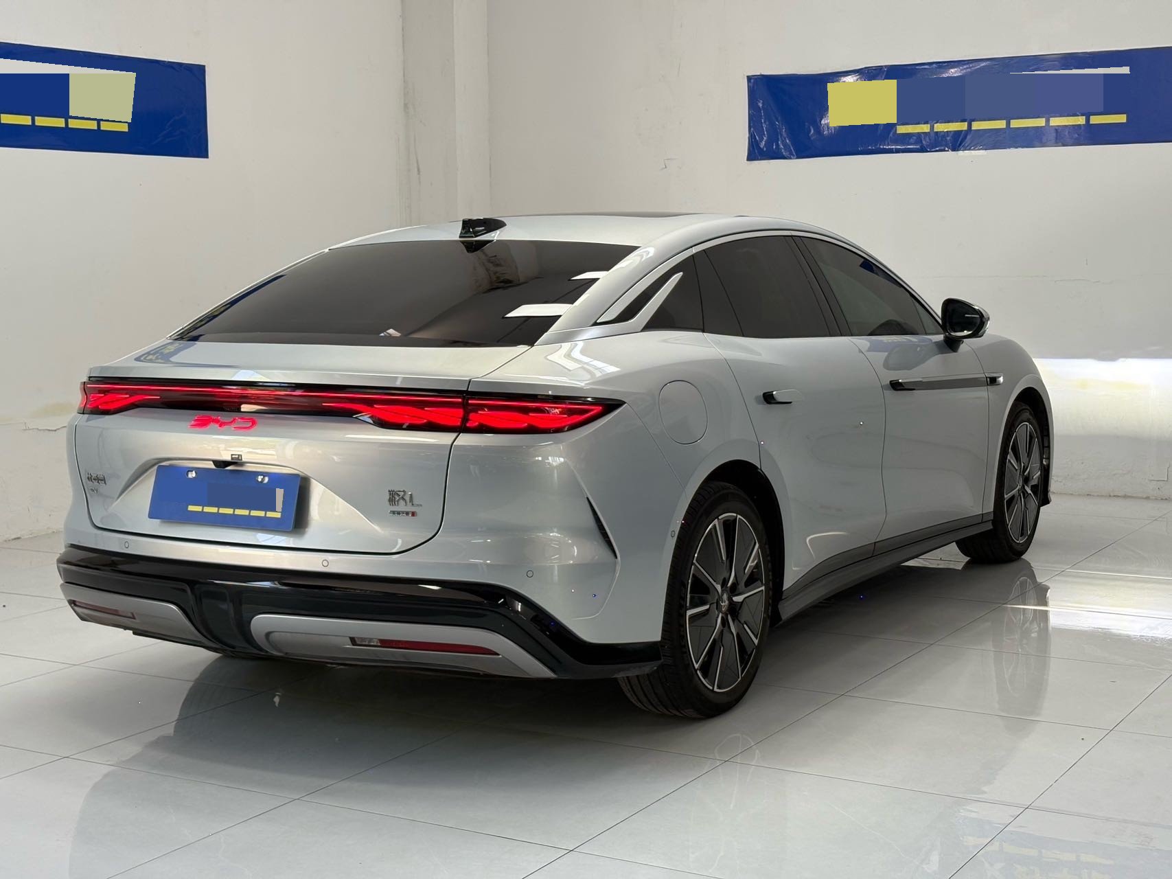 BYD HanL 2025 изображение автомобиля #4